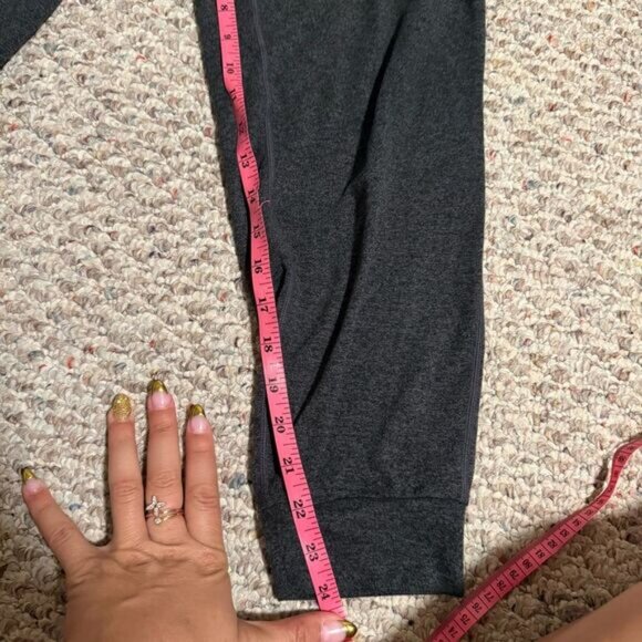 VUORI Performance Jogger Pants Sweatpant Gray Dream Knit Pull On- Size Small - Picture 7 of 7